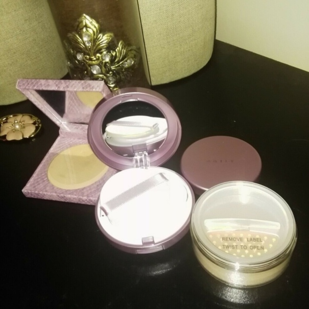 Mally lose powder w/compact powder- MEDIUM